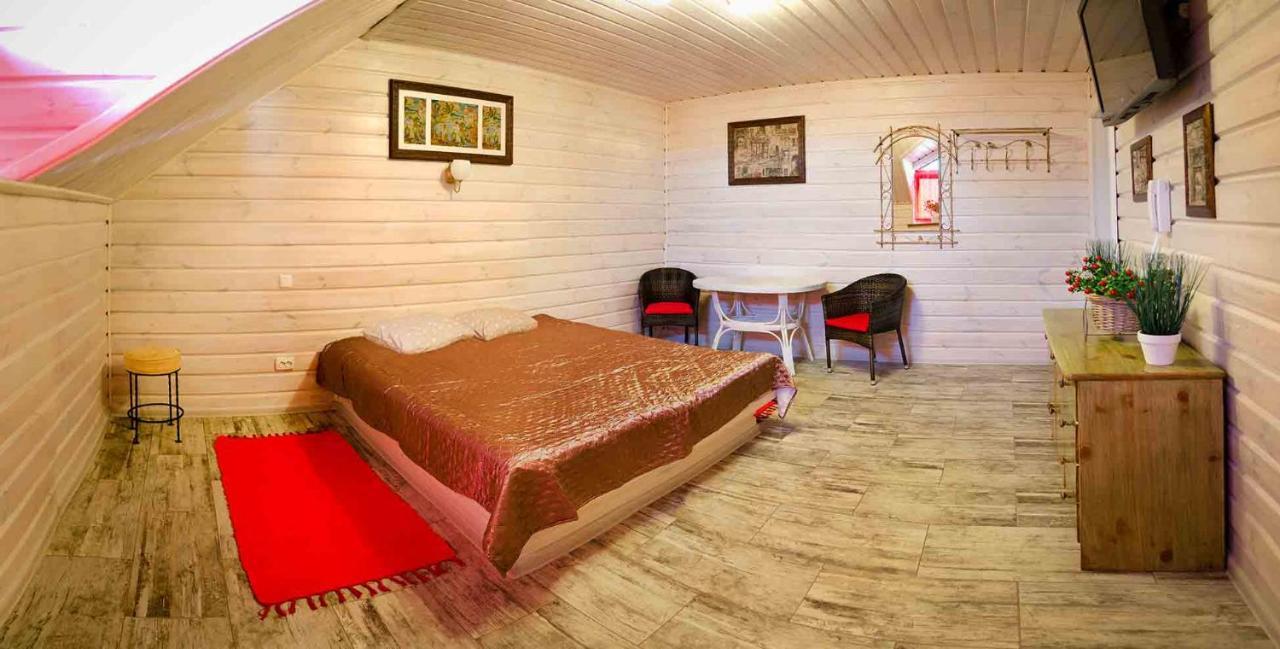 Hotel Bannyi Dvir Uzyn 外观 照片